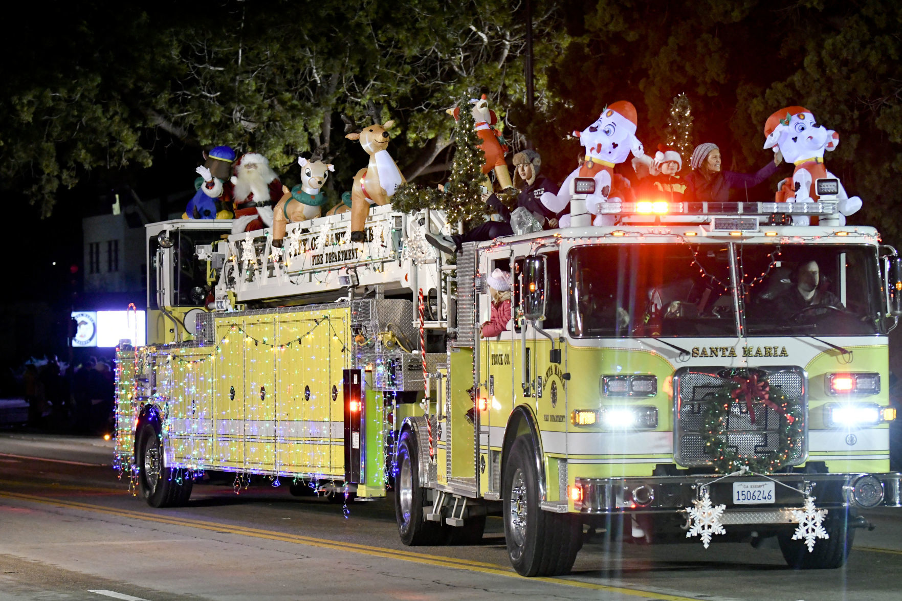 120719 SM Parade of Lights 79.jpg